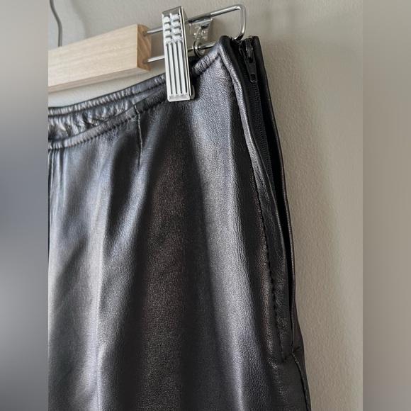 Danier Women’s Black 100% Leather Straight-Leg Pants Size 2 High Rise- bikercore - Picture 5 of 10
